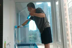 给玻璃贴上防晒膜，自己动手，价格便宜，太阳直射处能降低5度视频封面