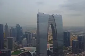 江苏奇葩建筑 苏州东方之门 俗称秋裤大楼视频封面