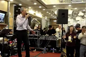 TVB绿叶陈荣峻现场唱歌 真的很难得视频封面