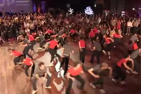 全网最晃动最摇摆的舞蹈，摇摆舞真的太火爆了！视频封面