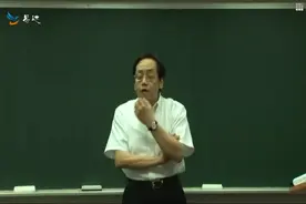 冰糖味甘性平,入脾肺经,具有补中益气,润肺止咳,养阴生津的功效