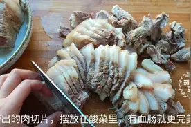 4斤猪肉，3斤酸菜，清水一煮，教你东北酸菜最好吃做法——烩酸菜视频封面