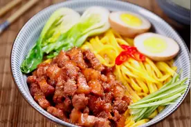 五花肉打卤面五星大厨一步一步教你如何制作视频封面
