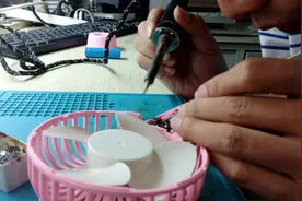 拆解夏天神器手持风扇，主板接口焊牢固，完美转动复活视频封面