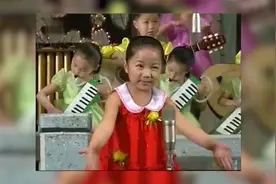 朝鲜小女孩的小表情太可爱了视频封面