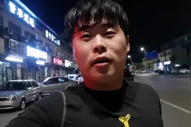 情侣俩都胖30斤，为减肥晚上10点去跳绳，这样下去能瘦吗？