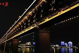 Vlog | 95天后，两江游船复航了！记者登船直击武汉夜景视频封面
