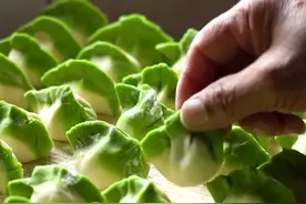 妈妈做的翡翠白玉饺, 寓意，遇百财。视频封面