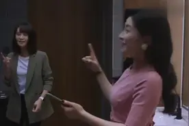 魔性小美女栗娜，教你如何在办公室做体操，放松颈椎腰椎！视频封面