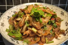 川厨教你经典凉菜凉拌猪耳家常做法，麻辣脆口，看着流口水视频封面