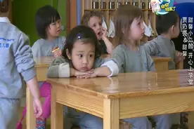 李小璐去工作，而甜馨前一秒还忧伤不已，下一秒却立马活泼起来！视频封面