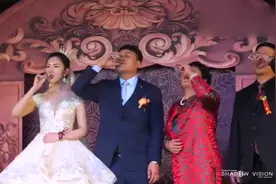 浙江一美女，嫁入香港豪门，给千万公公敬茶，猜猜给了啥样视频封面