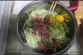 特色小吃，西葫芦摊摊简单做，方便美味，在家也能做大厨