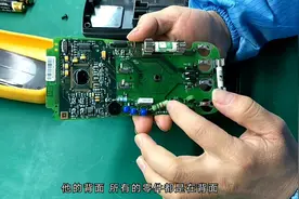 福禄克万用表拆解，看下里面的做工。价格有些小贵，但是挺好用视频封面