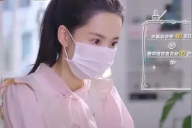 客户的指甲断了，最强美甲师给她补救，太美了！