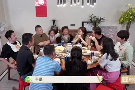 小岳岳上门做客遇老乡，一口气说出五个河南人的优点视频封面