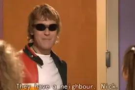 英语情景剧（喜剧）Extra English 01(上)(英文字幕）(英式发音)视频封面