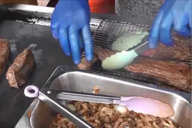 小伙创业卖小吃，30元一份年入50多万，味道太好了