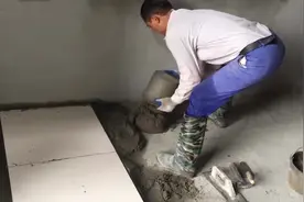 外国工人贴地砖过程，与国内有什么区别？