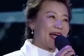 54岁小香玉二婚老公，是大家熟悉的他，怪不得感情这么好视频封面