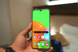 三星Galaxy A90 5G -拆箱和初装视频封面