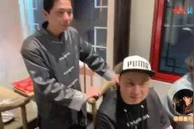 帝师请圈内朋友吃饭，龙岭迷窟的大金牙也来了，果然是本色出演视频封面