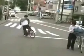 史上最牛的自行车，没有之一！大二八威武！视频封面