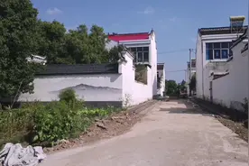 安徽新农村建设如火如荼，看到这样的乡村，你还想住城里吗视频封面