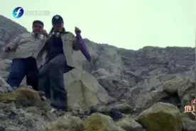 侣行：心惊胆战！270冒险深入“地狱火山”，空中突然降起毒酸雨视频封面