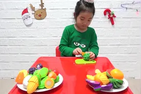 可爱的小萝莉在玩儿童厨房游戏视频封面