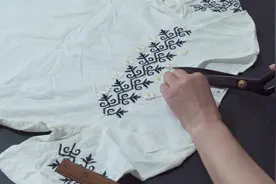 喜欢的衣服领太小？只剪1刀轻松解决，舒适又时尚