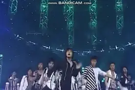 super junior 《U》羞涩的韩庚，崔始源，其余人员谁还记得？视频封面