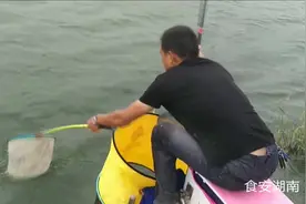 大风大浪水中含氧量高到底好不好钓鱼？看小哥大鲫鱼狂拔就明白了