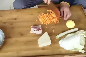 甘肃正宗家常臊子面做法，简单易学超好吃，让你也变成一级厨师视频封面