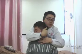 【实操】颈椎有问题，头抬不起又低不下去，教你一招缓解颈椎疼痛视频封面