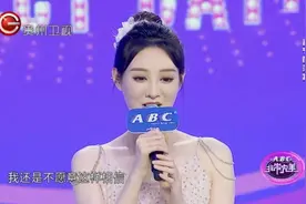 非常完美：不慌张女神把手指放进肚子里长肉，太可怕了视频封面