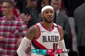 【精彩时刻】谁说瓜哥不防守？安东尼跌入观众席完成关键抢断视频封面