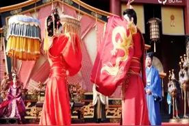 陈星旭彭小苒大婚幕后故事，最后竟然有亲朋好友仪式后合影留念视频封面