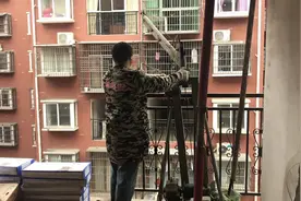 楼梯房运水泥沙子上楼太贵，师傅用这个方法轻松多了视频封面
