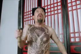 左青龙右白虎，老牛在腰间龙头在胸口，人挡杀人佛挡杀佛视频封面