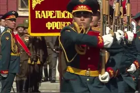 看看俄罗斯皇家卫兵这气势，无与伦比，屌炸了，你不服都不行视频封面