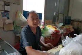 村里当过32年的支书退休能领多少钱？71岁的大叔说出收入，真不少视频封面