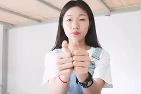 怎么用手语来表达“十分感谢你的帮助”，大家一起看一看，学一学视频封面