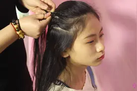 女儿头发太长不易打理？教你用三股双边加手法编发，仅需3步搞定视频封面