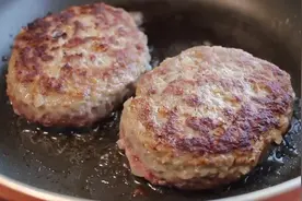 日本太太教你做满满肉汁的日式汉堡肉
