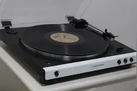 铁三角ATLP60X黑胶唱片机对比QQ音乐，黑胶到底怎么样视频封面