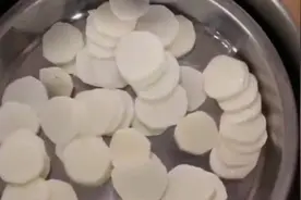 山药据说有预防糖尿病的功效，经常吃一点，好像能软化血管？