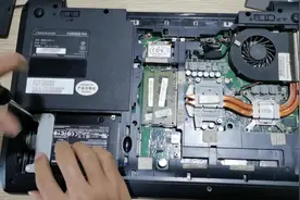 老款神舟游戏笔记本运行慢，更换固态硬盘，速度要起飞了视频封面