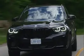 小伙试驾2020 BMW X5M 雷霆版同级别跑的最快视频封面