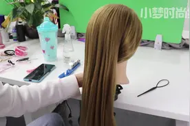 额前碎发多怎么办？试试这样扎起来，披肩发也能如此干净利落！视频封面